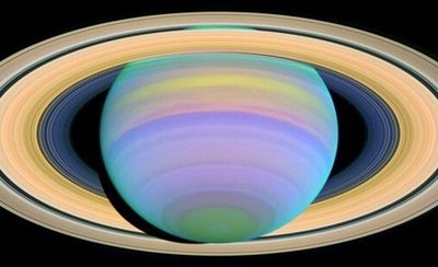 土星の輪から衛星が誕生している