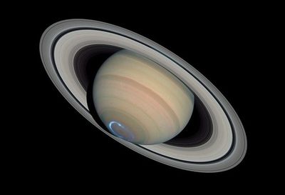 土星の輪は光る