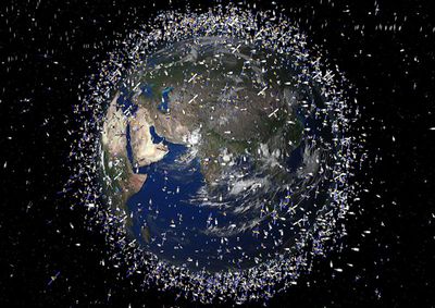 地球を漂う宇宙ゴミは100万個