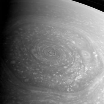土星の六角形の雲
