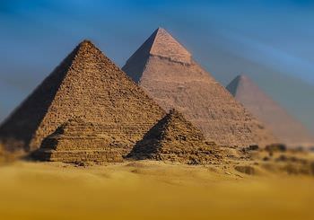 ピラミッドの建設グループ説