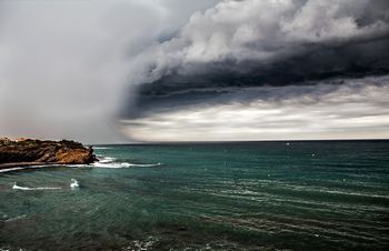 巨大雲による大雨説