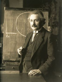 アインシュタインとは