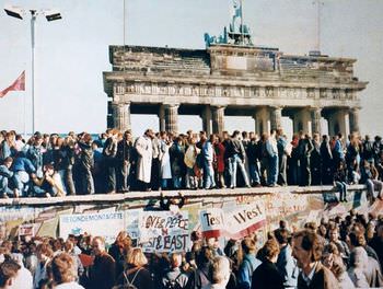 ヒトラーの予言 ベルリンの壁崩壊